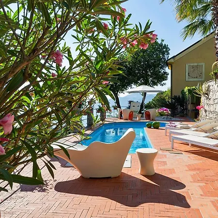 Meridiana Luxury Property In Villa Camogli